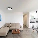Apartment In Okrug Gornji With Wifi