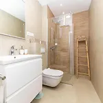 In Okrug Gornji With Wifi Apartment