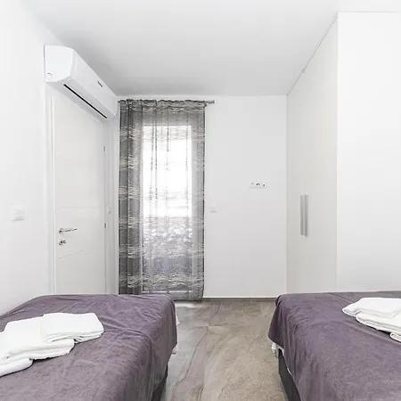 Gorgeous In Okrug Gornji *